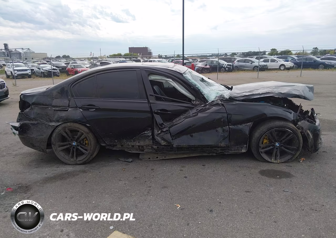 2018 BMW 330I xDrive VIN:WBA8D9G52JNU71663 - 14