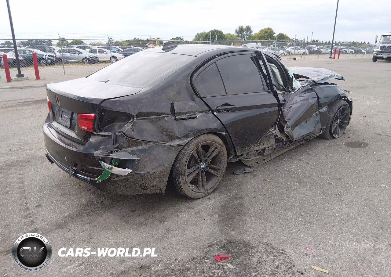 2018 BMW 330I xDrive VIN:WBA8D9G52JNU71663 - 4
