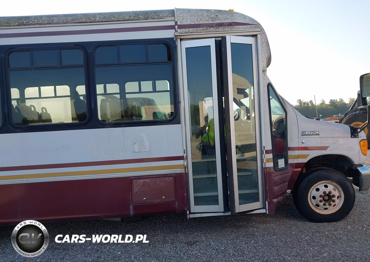2006 Ford Econoline E450 Super Duty Cutwy Van VIN:1FDXE45S46DB03890 - 13