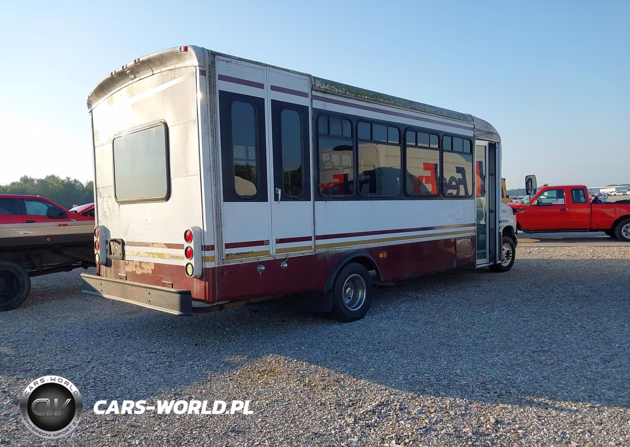 2006 Ford Econoline E450 Super Duty Cutwy Van VIN:1FDXE45S46DB03890 - 4