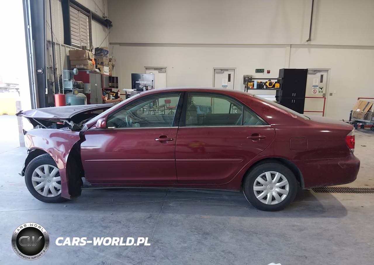 2005 Toyota Camry Le VIN:4T1BE32K15U103353 - 15