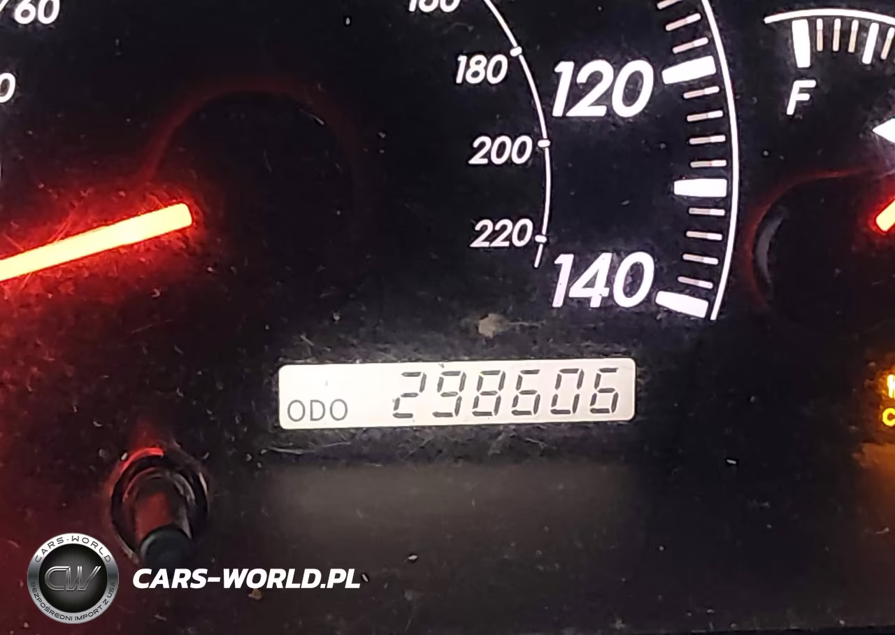 2005 Toyota Camry Le VIN:4T1BE32K15U103353 - 16