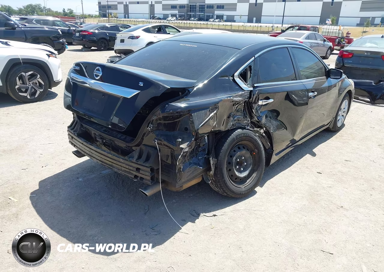 2015 Nissan Altima 2.5 S VIN:1N4AL3AP9FC296240 - 4