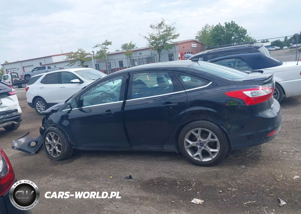2014 Ford Focus Titanium VIN:1FADP3J26EL412255 - 14