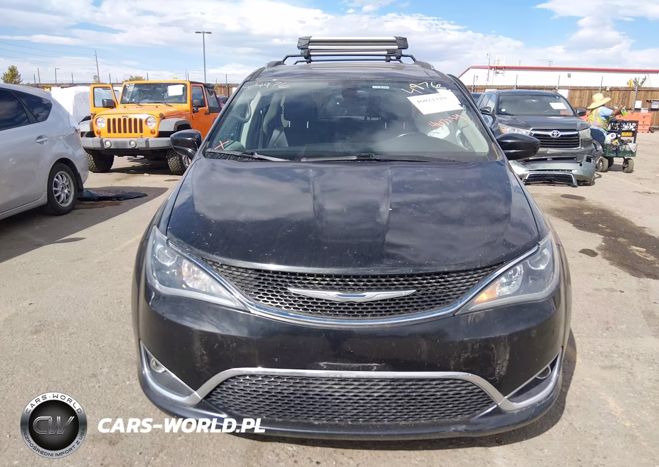 2017 Chrysler Pacifica Touring-L Plus VIN:2C4RC1EG7HR508459 - 12