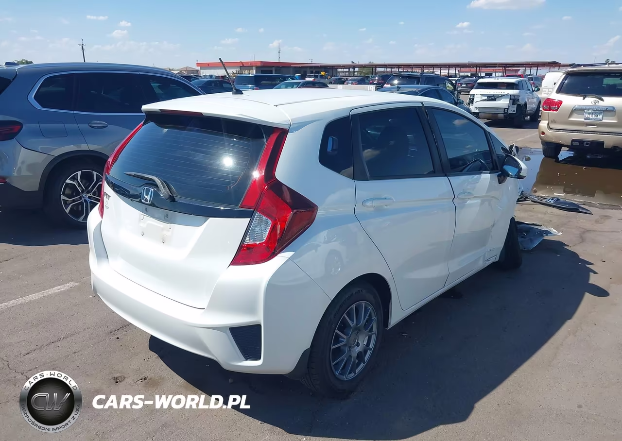 2017 Honda Fit Lx VIN:JHMGK5H56HS000931 - 4
