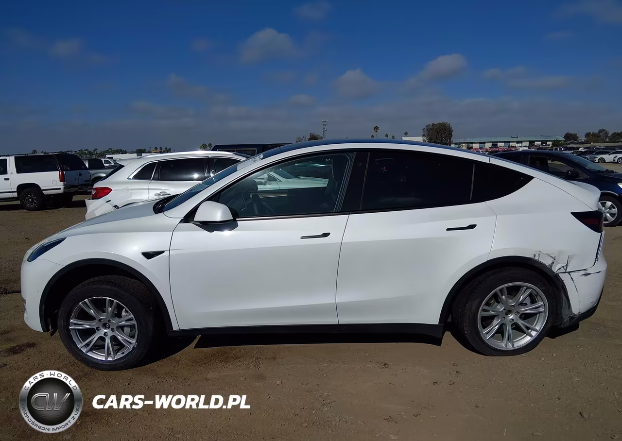 2022 Tesla Model Y Long Range Dual Motor All-Wheel Drive VIN:7SAYGDEE6NF557887 - 13
