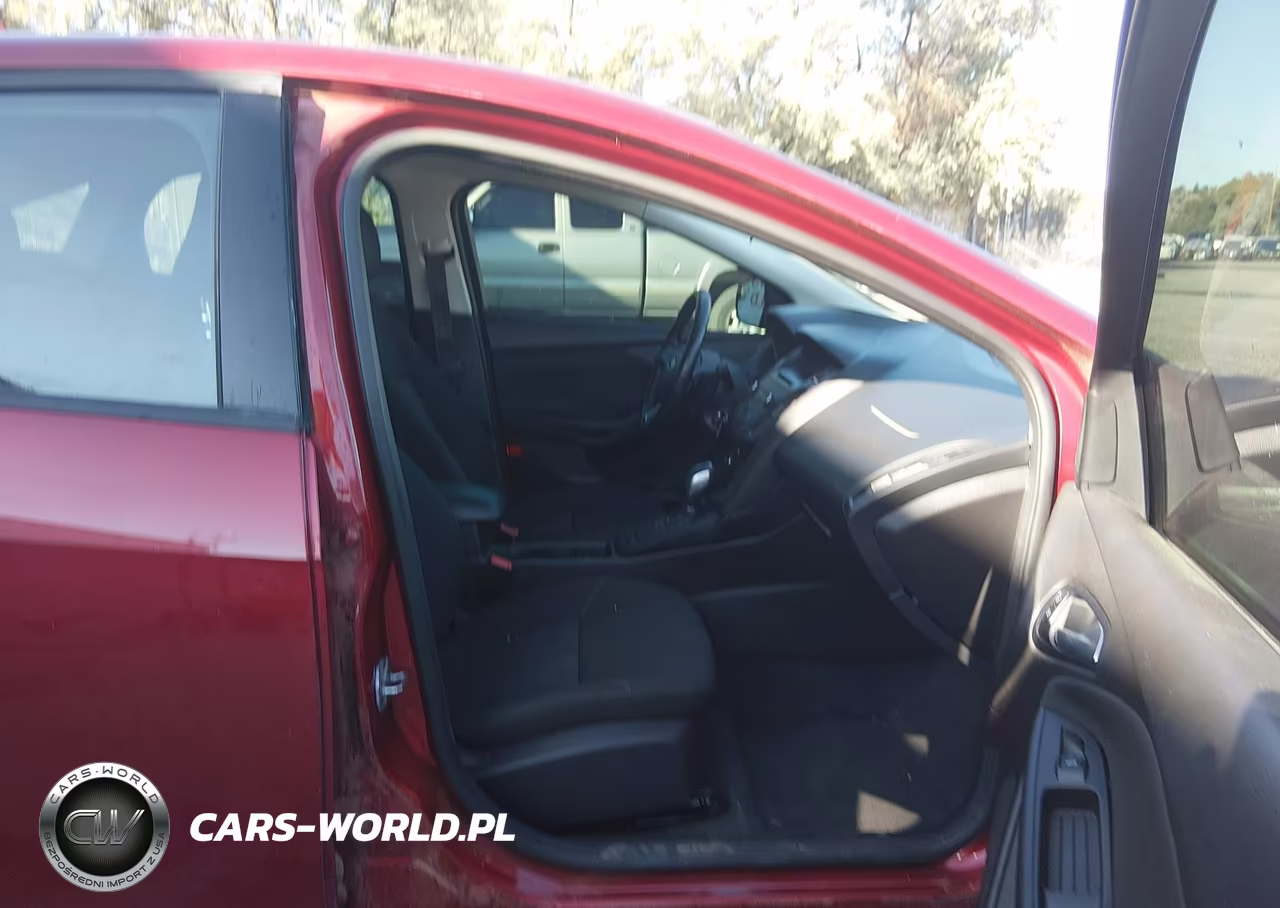2015 Ford Focus Se VIN:1FADP3F28FL349668 - 5