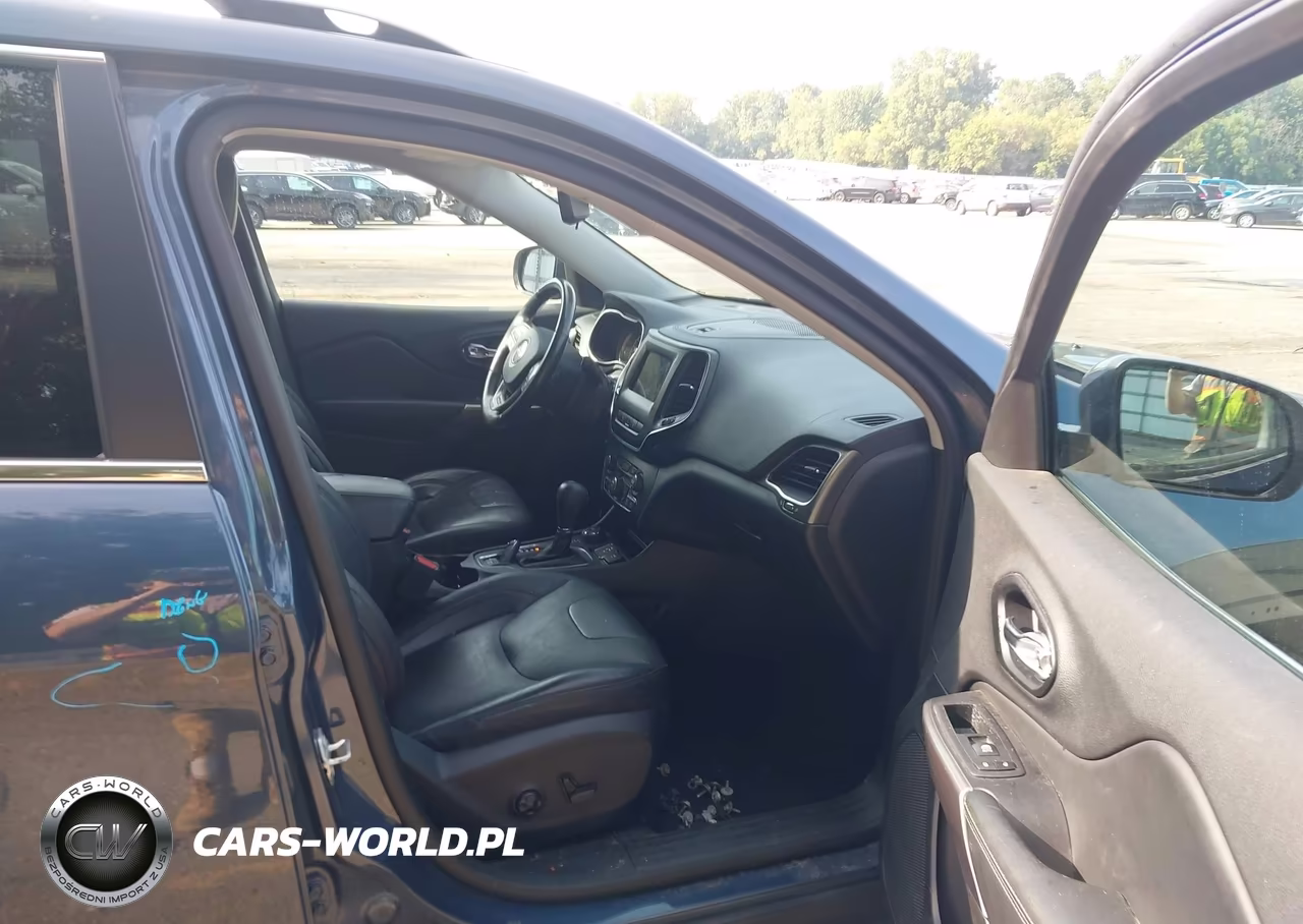 2020 Jeep Cherokee Latitude Lux 4X4 VIN:1C4PJMLX6LD634521 - 5