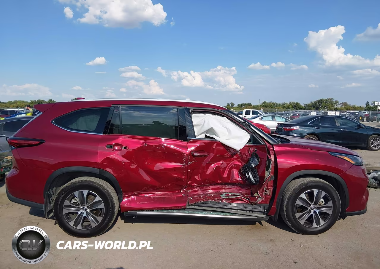 2022 Toyota Highlander Xle VIN:5TDGZRBH7NS227816 - 13