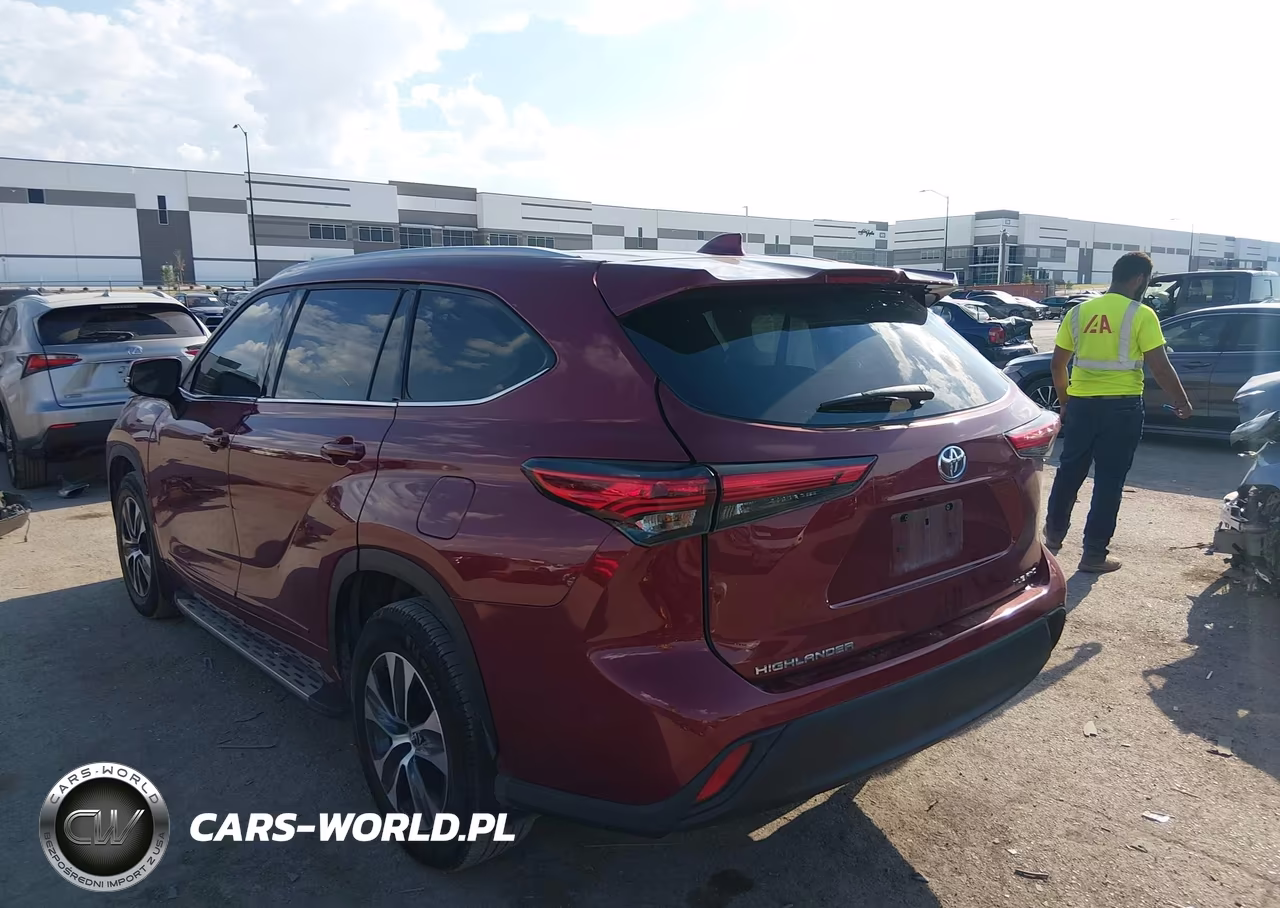 2022 Toyota Highlander Xle VIN:5TDGZRBH7NS227816 - 3