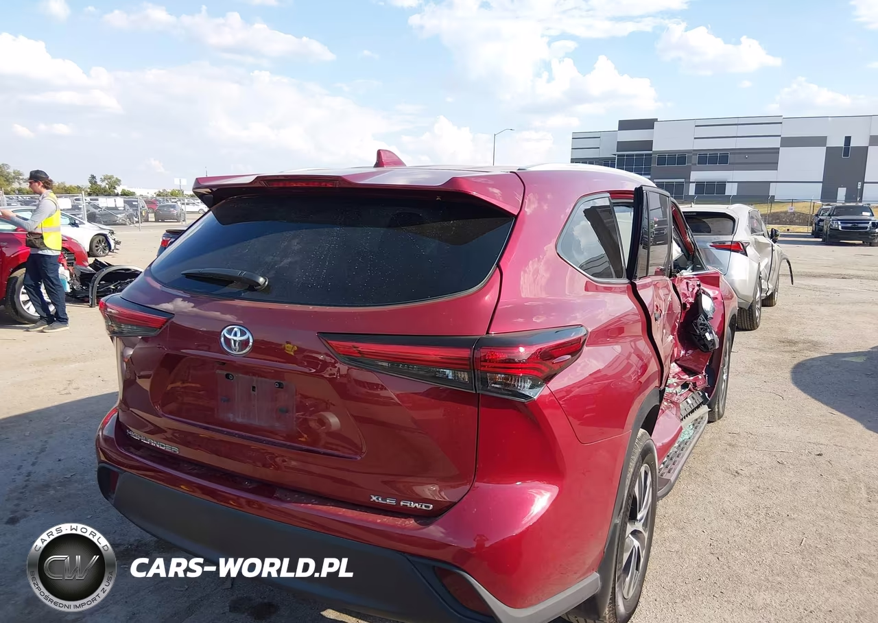 2022 Toyota Highlander Xle VIN:5TDGZRBH7NS227816 - 4