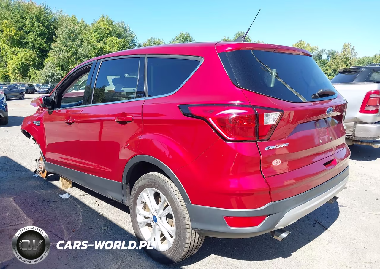 2019 Ford Escape Se VIN:1FMCU9GD6KUB83894 - 3