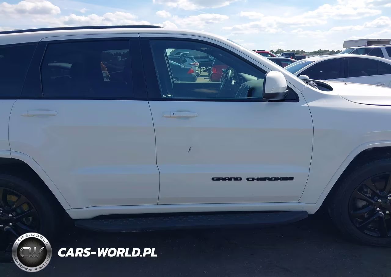 2020 Jeep Grand Cherokee Altitude 4X2 VIN:1C4RJEAG2LC113836 - 13