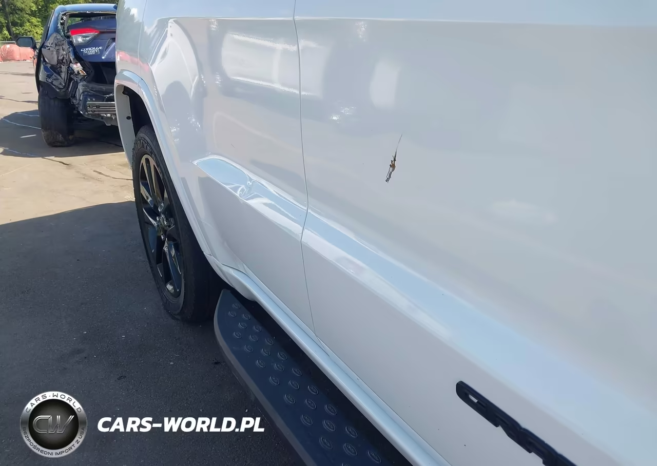 2020 Jeep Grand Cherokee Altitude 4X2 VIN:1C4RJEAG2LC113836 - 17