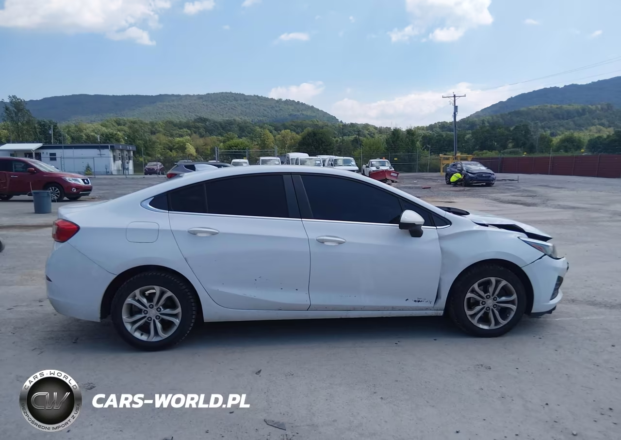 2019 Chevrolet Cruze Lt VIN:1G1BE5SM9K7126609 - 13