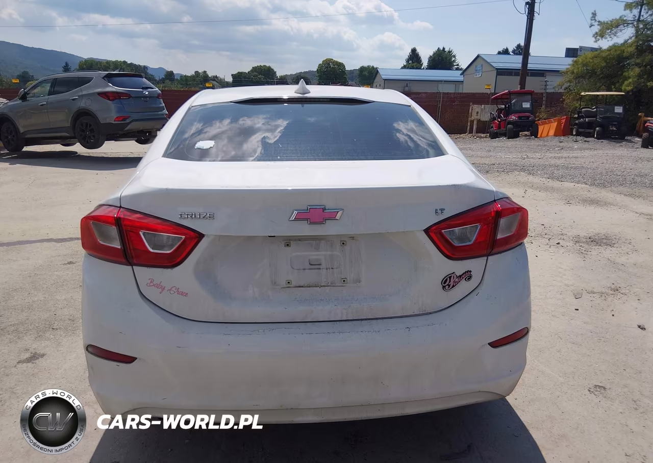 2019 Chevrolet Cruze Lt VIN:1G1BE5SM9K7126609 - 16