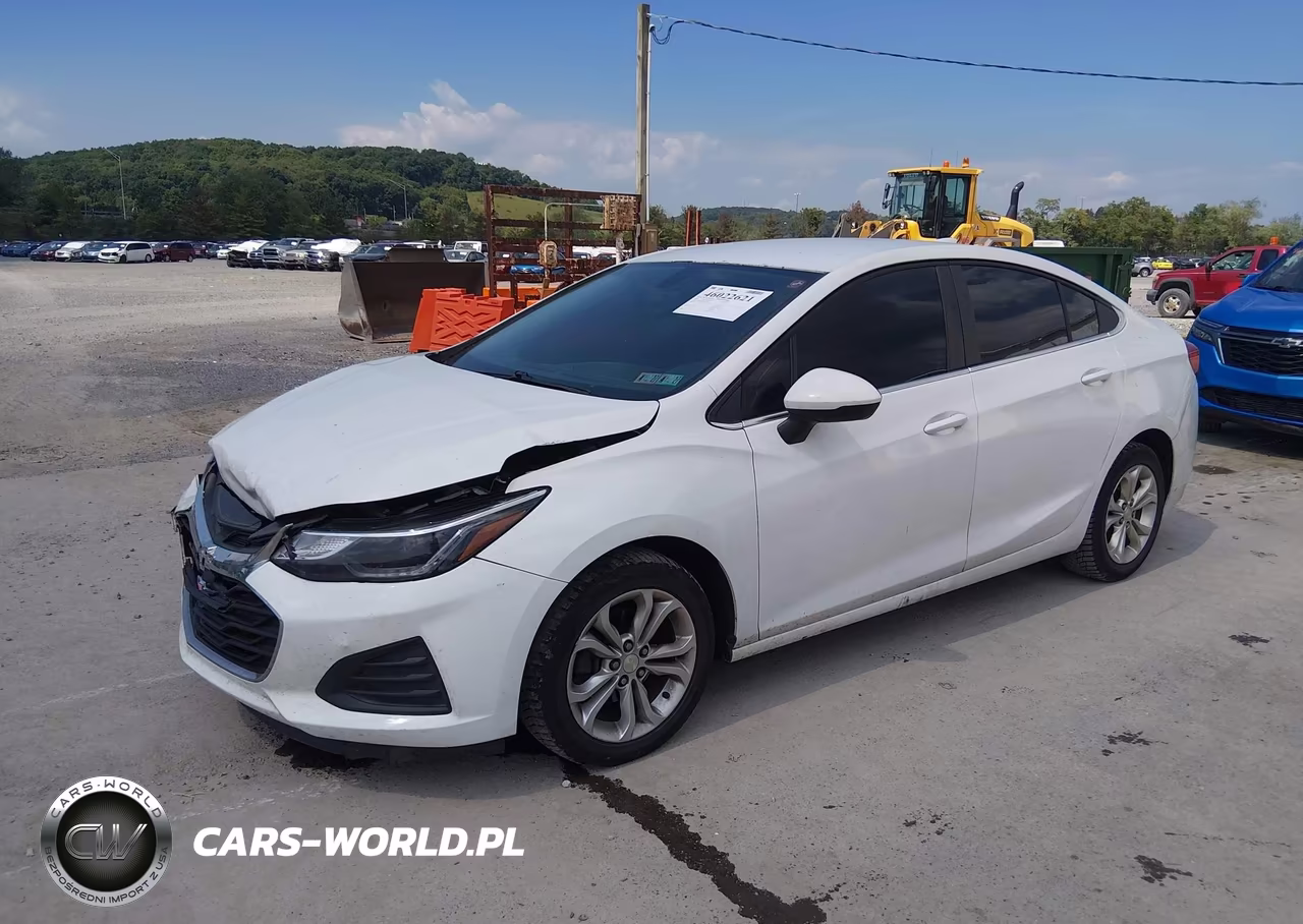 2019 Chevrolet Cruze Lt VIN:1G1BE5SM9K7126609 - 2