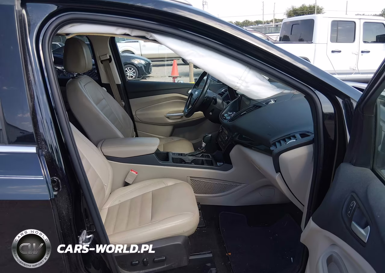 2017 Ford Escape Titanium VIN:1FMCU0JD7HUE72361 - 5