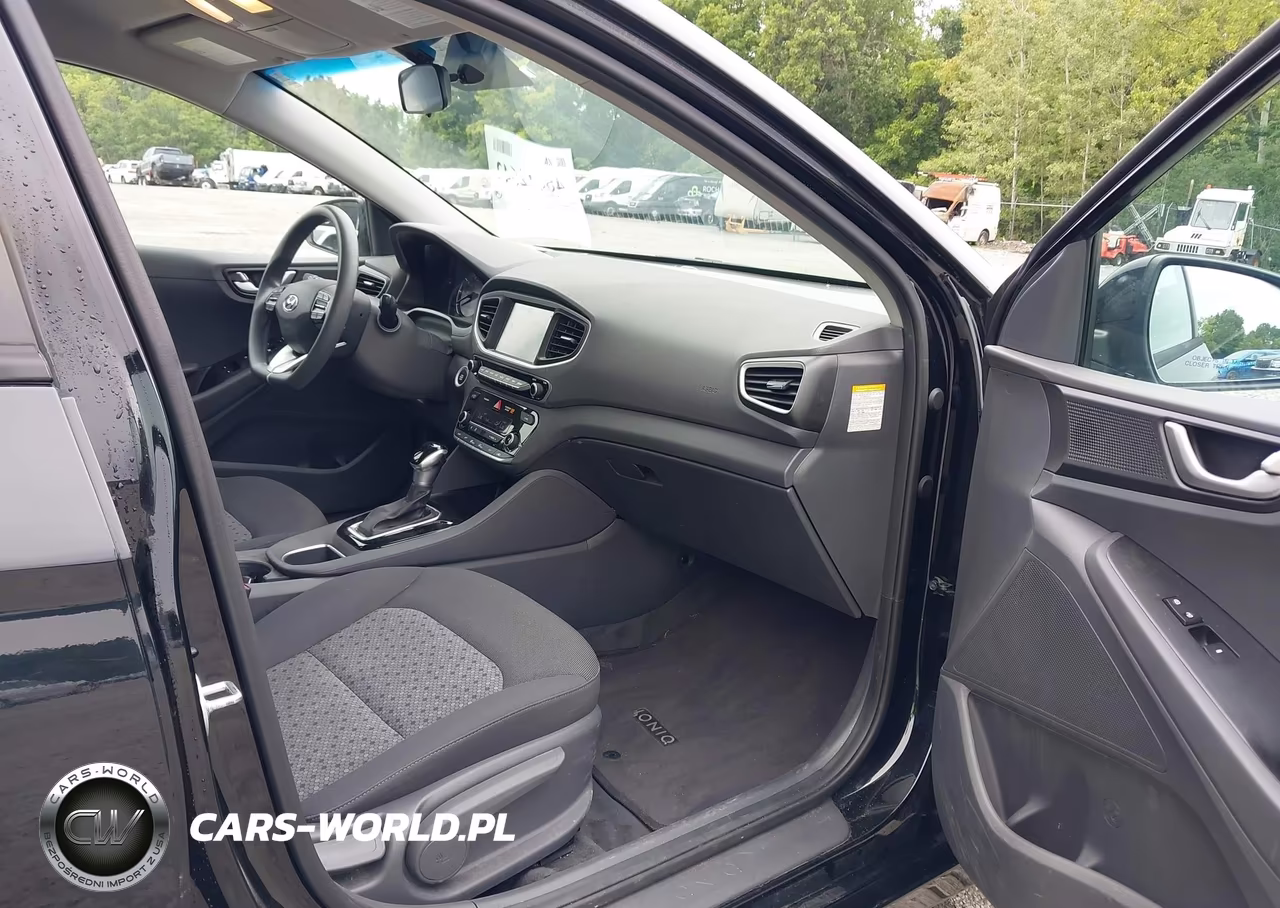 2019 Hyundai Ioniq Hybrid Blue VIN:KMHC65LC0KU156576 - 5