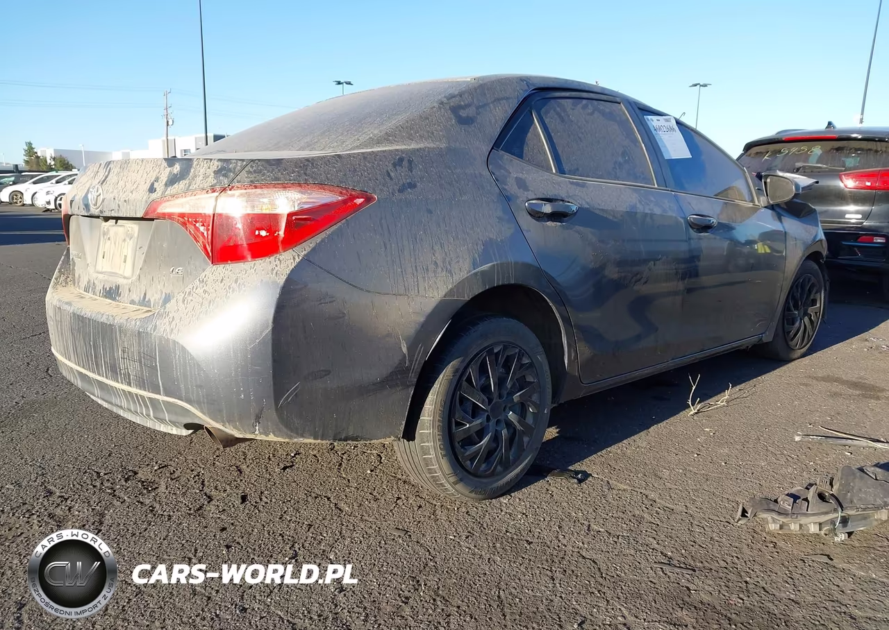 2017 Toyota Corolla Le VIN:5YFBURHE1HP724542 - 4