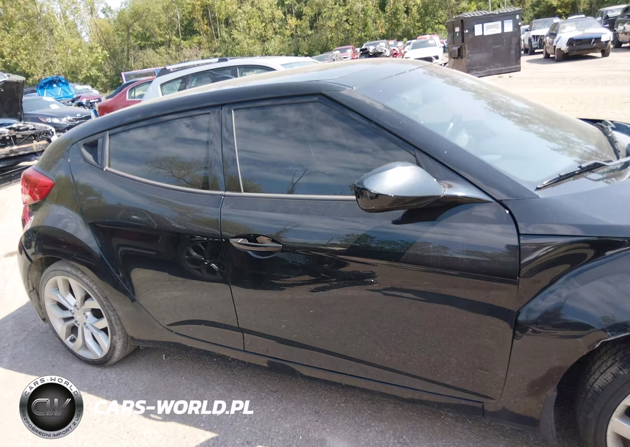 2015 Hyundai Veloster VIN:KMHTC6AD8FU241164 - 13