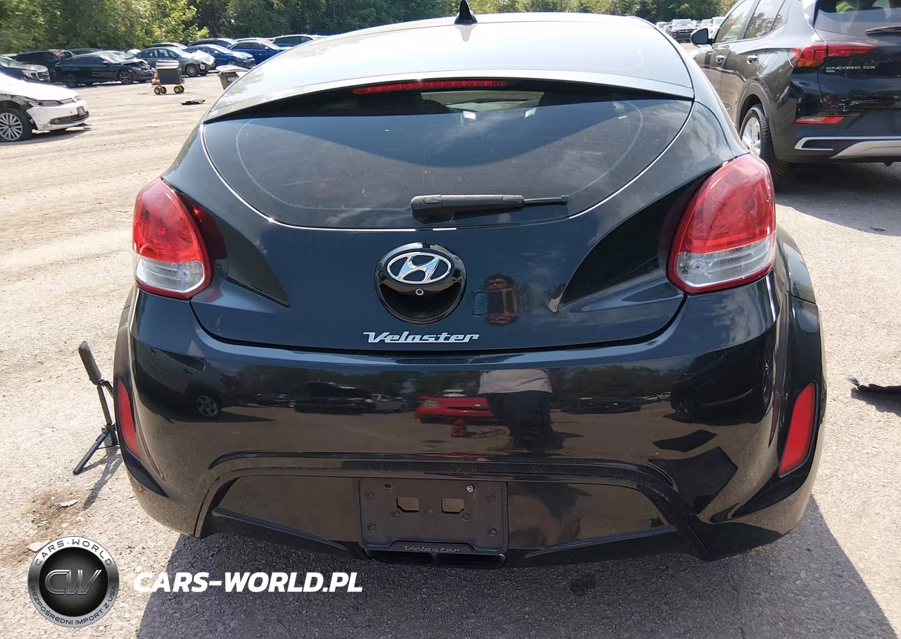 2015 Hyundai Veloster VIN:KMHTC6AD8FU241164 - 16