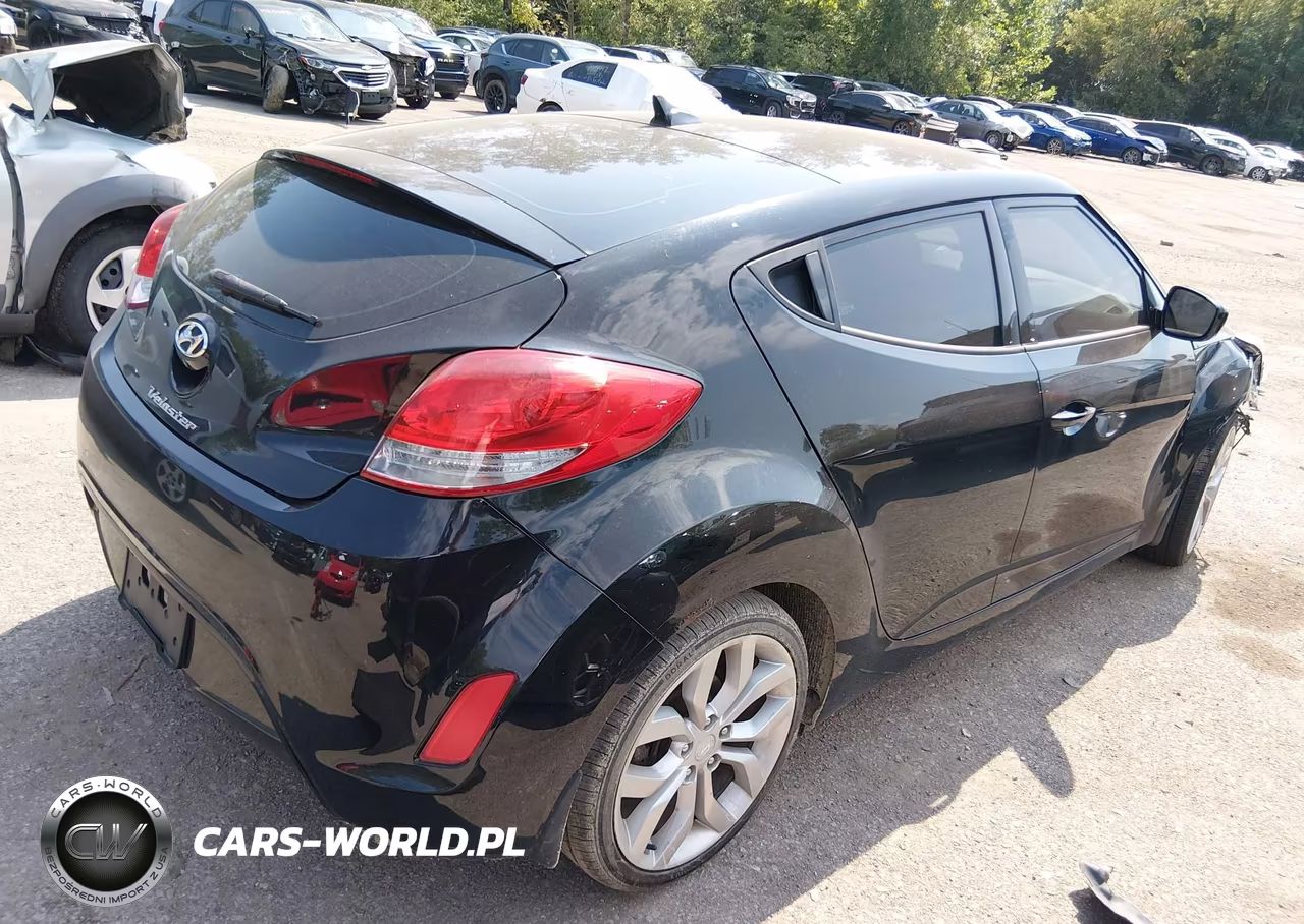 2015 Hyundai Veloster VIN:KMHTC6AD8FU241164 - 4