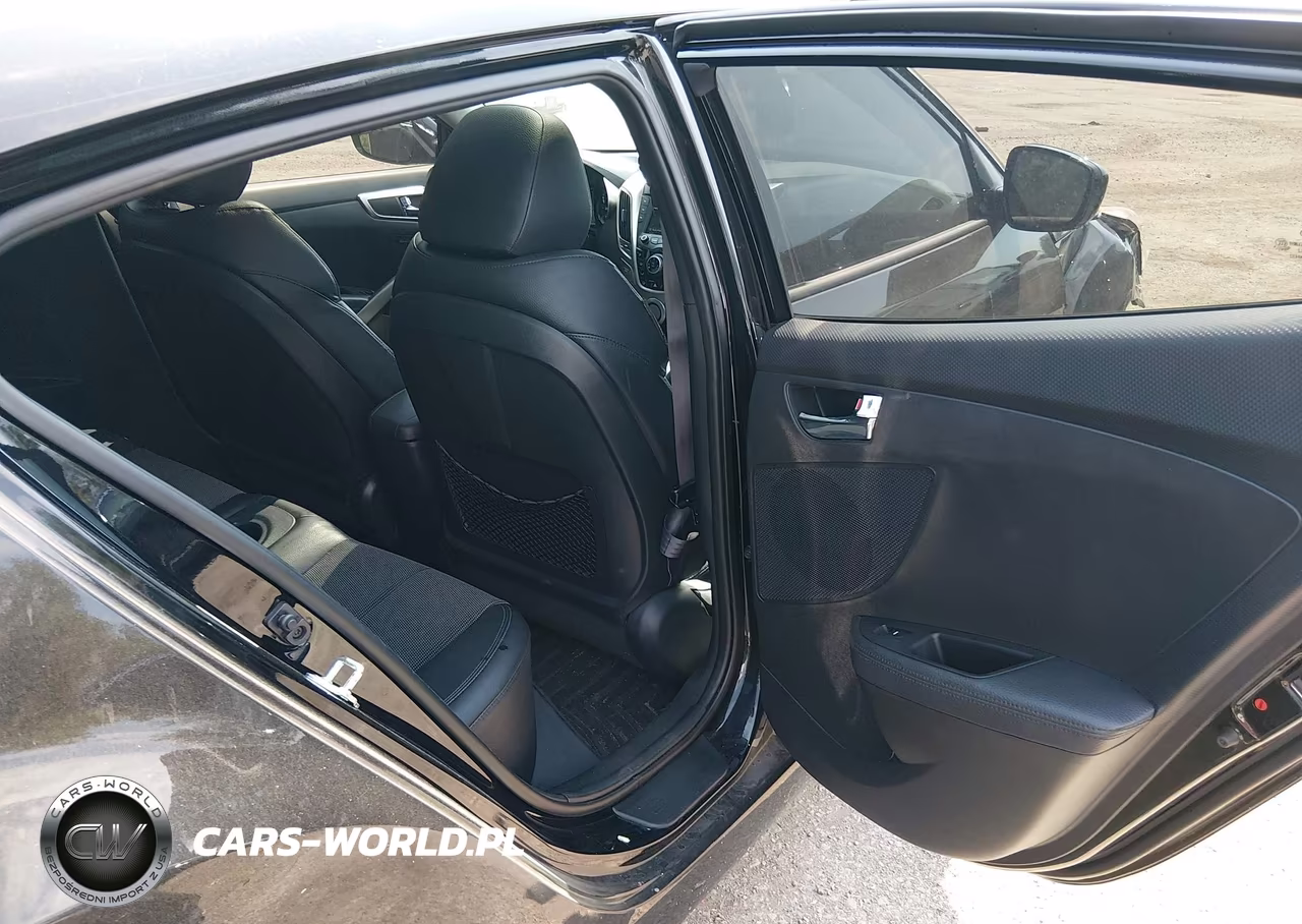 2015 Hyundai Veloster VIN:KMHTC6AD8FU241164 - 8