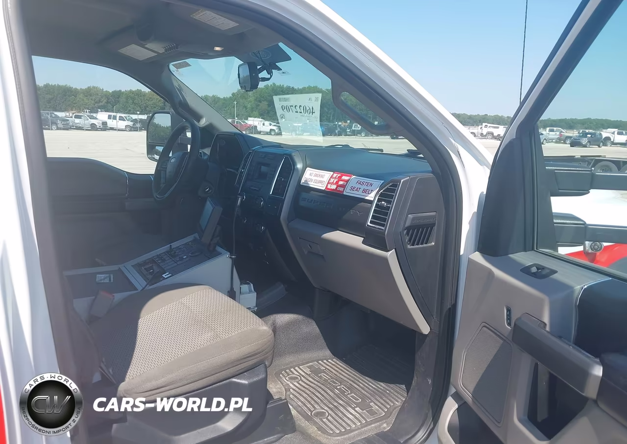 2017 Ford F-450 Chassis Xlt VIN:1FDUF4GT0HEE65881 - 5