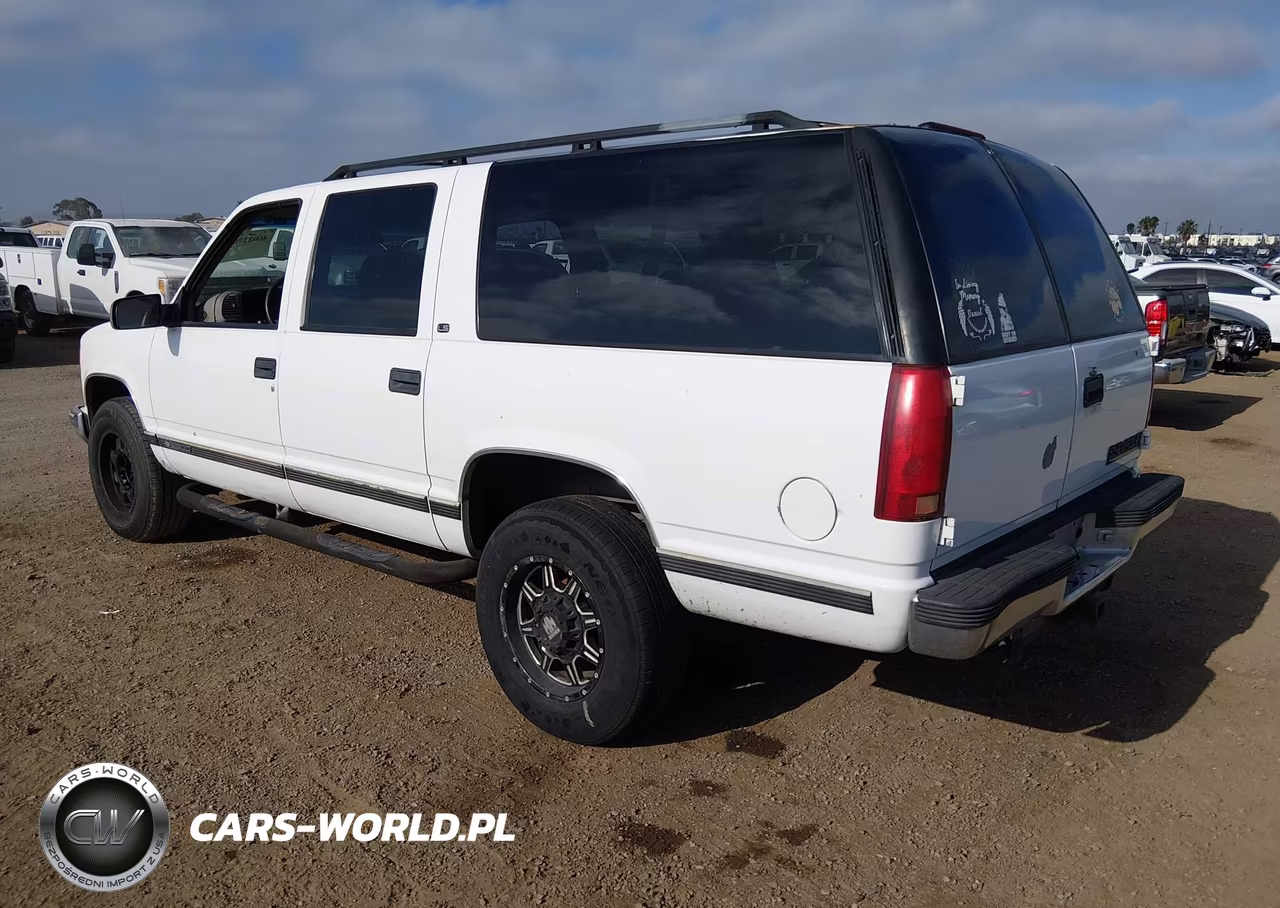 1999 Chevrolet Suburban 2500 VIN:3GNGC26J8XG173991 - 3