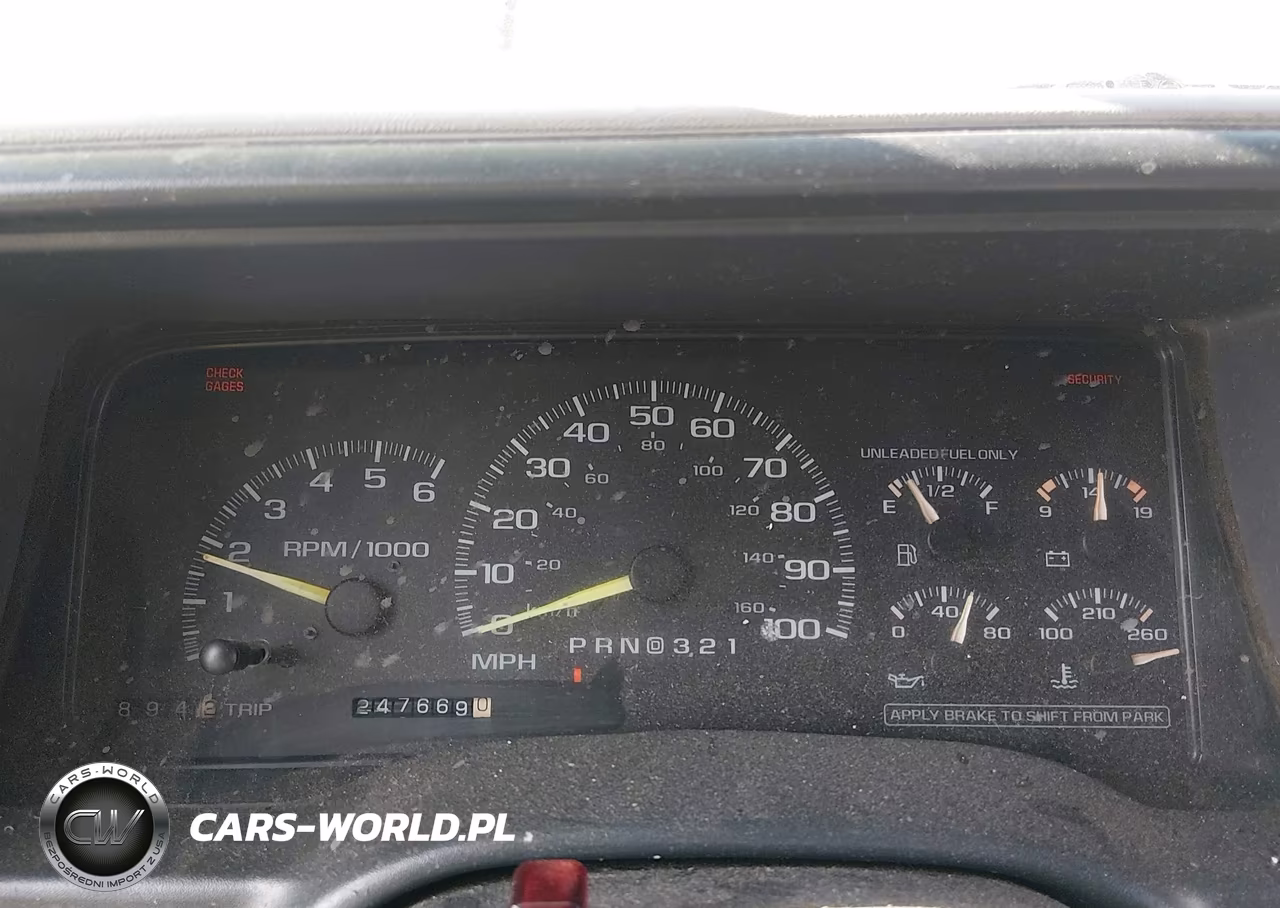 1999 Chevrolet Suburban 2500 VIN:3GNGC26J8XG173991 - 7