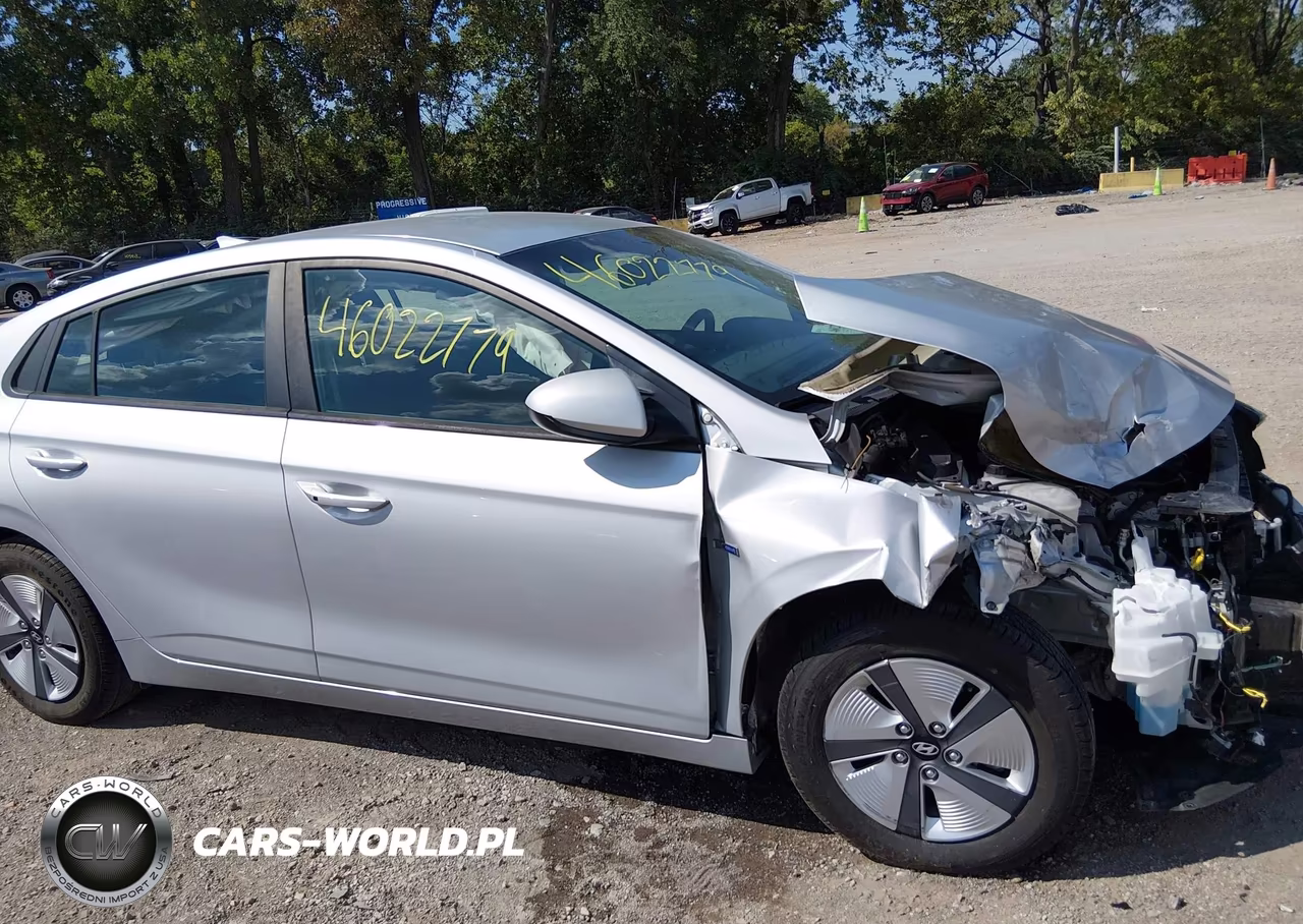 2018 Hyundai Ioniq Hybrid Blue VIN:KMHC65LC5JU100566 - 13