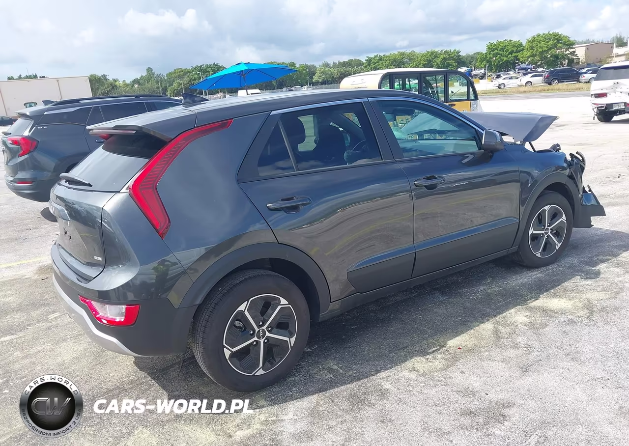 2026 Kia Niro Lx VIN:KNDCP3LE0T5335591 - 4