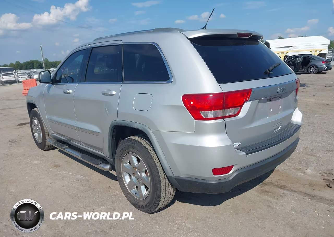 2011 Jeep Grand Cherokee Laredo VIN:1J4RR4GG0BC625677 - 3