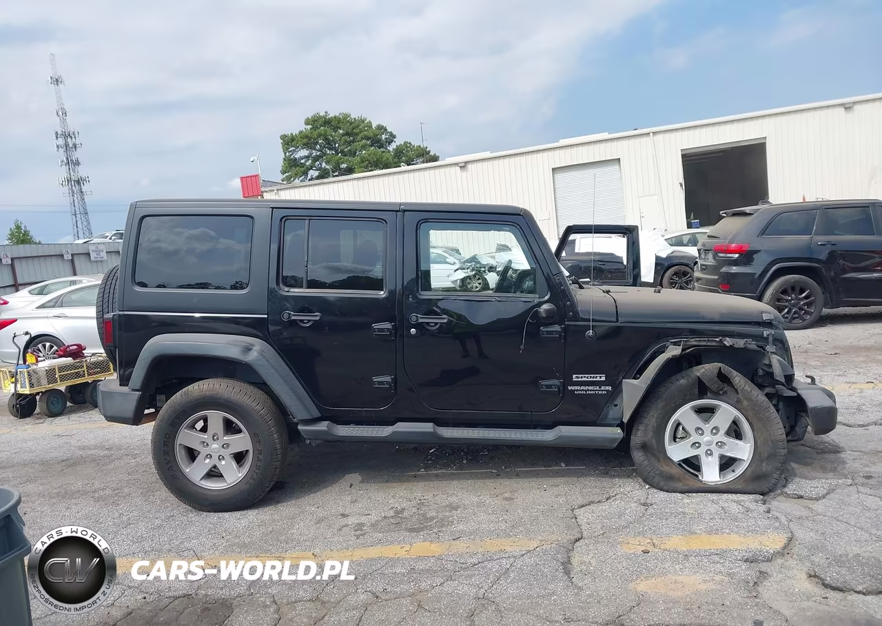 2014 Jeep Wrangler Unlimited Sport VIN:1C4BJWDG8EL159256 - 13