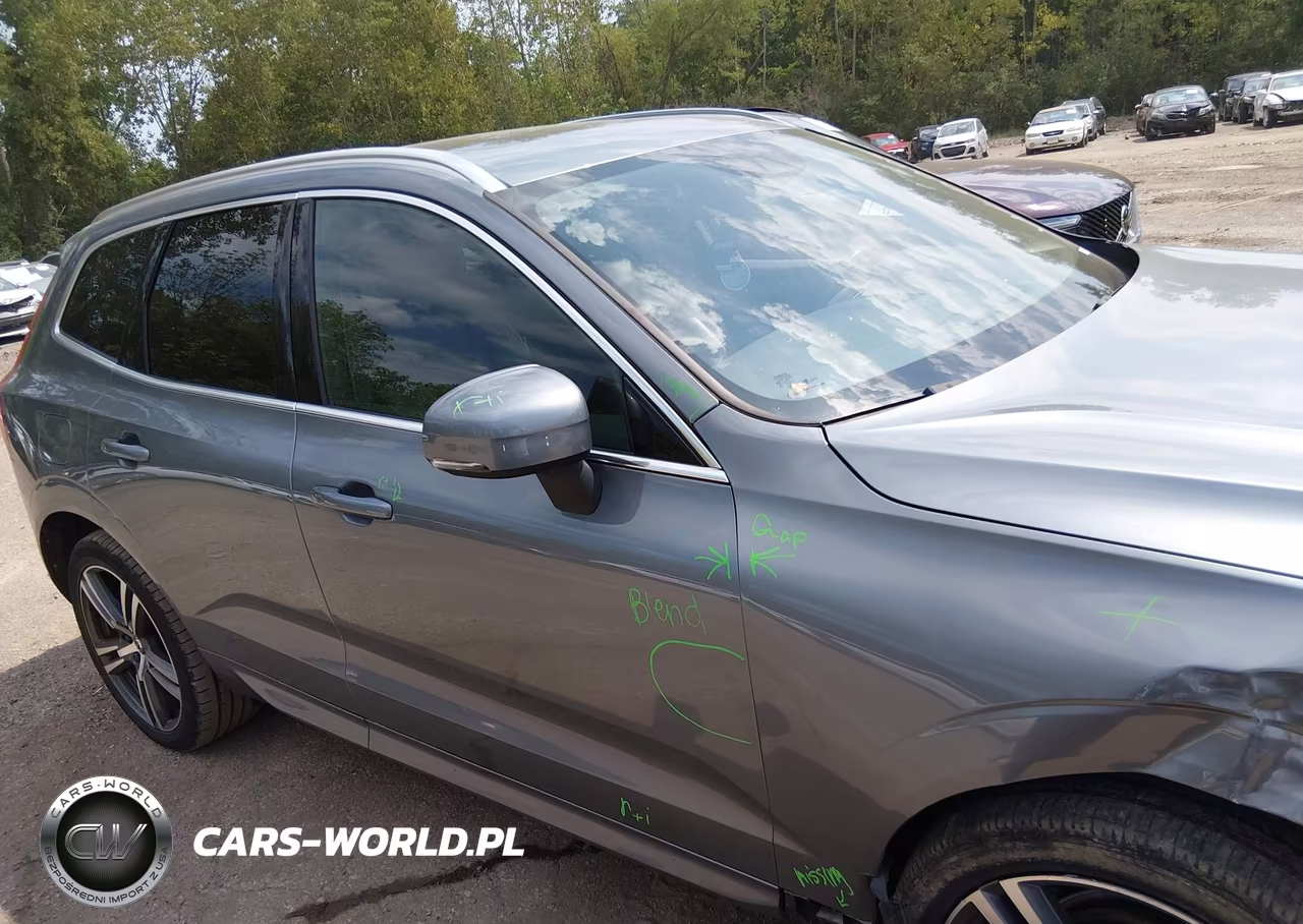 2018 Volvo Xc60 T5 Momentum VIN:LYV102RK5JB097365 - 13