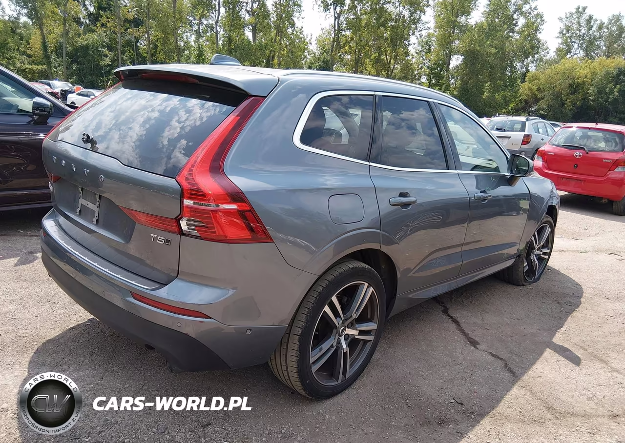 2018 Volvo Xc60 T5 Momentum VIN:LYV102RK5JB097365 - 4