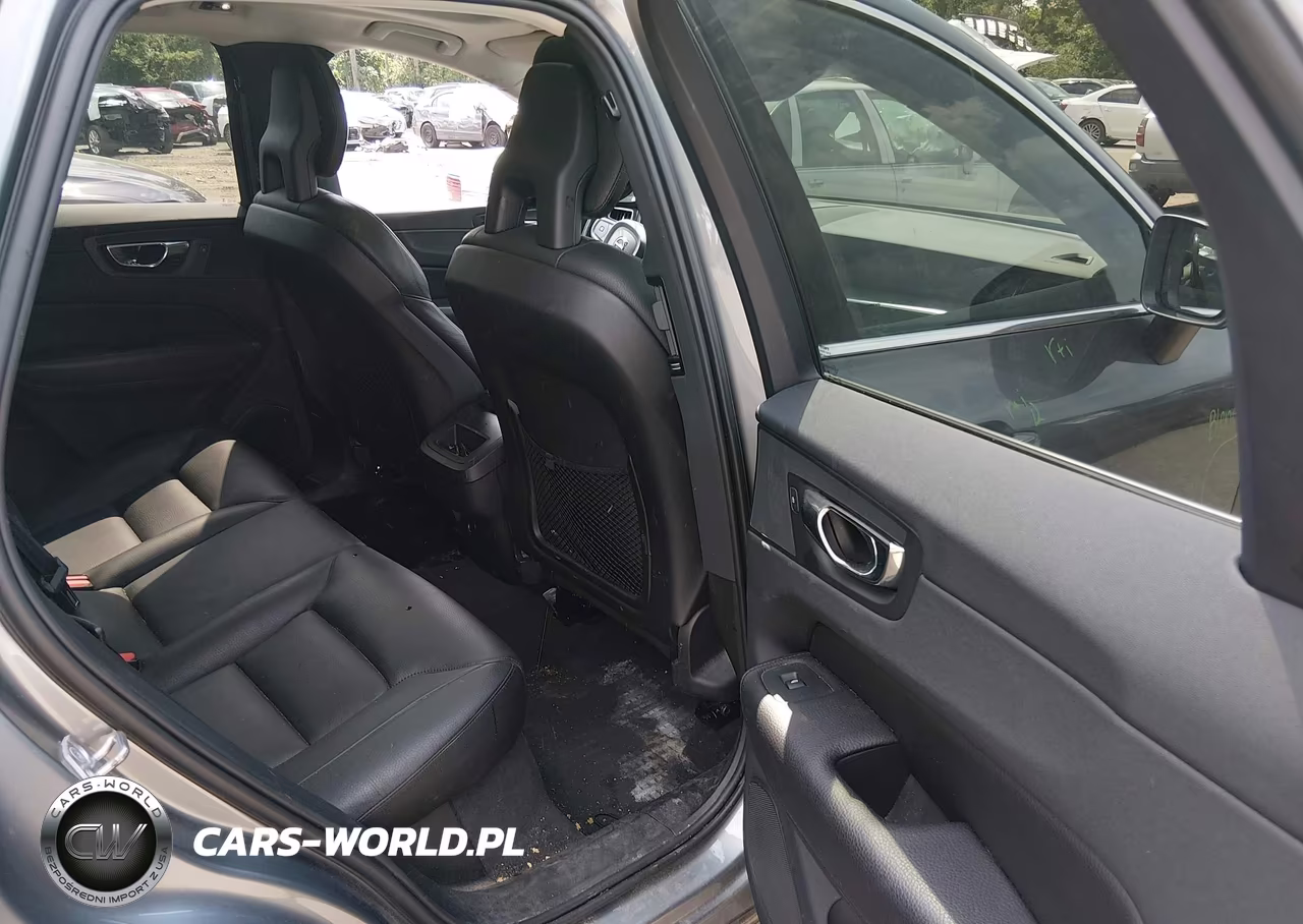 2018 Volvo Xc60 T5 Momentum VIN:LYV102RK5JB097365 - 8