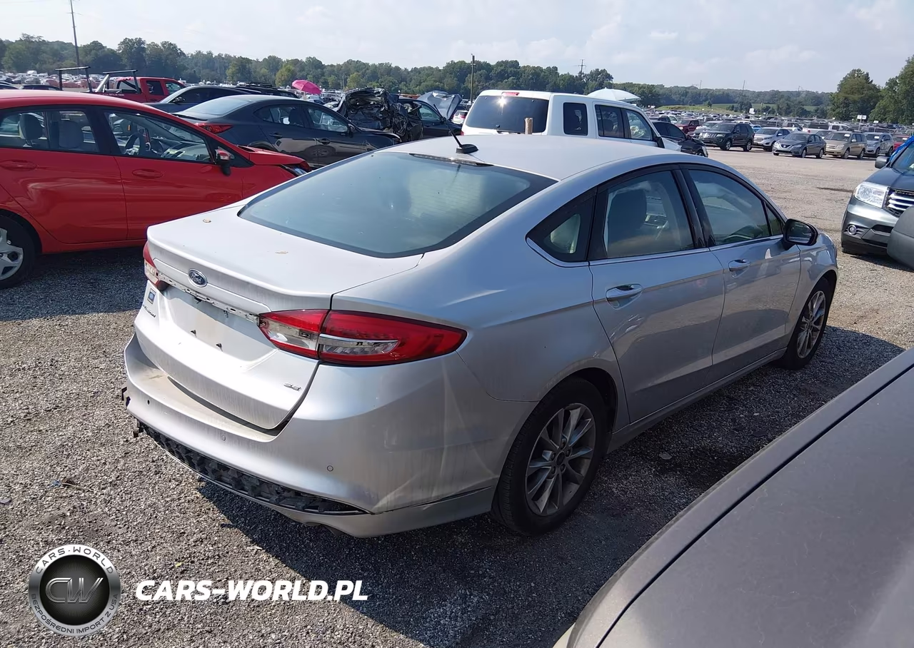 2017 Ford Fusion Se VIN:3FA6P0H75HR345808 - 4