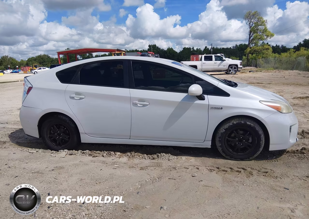 2012 Toyota Prius Two VIN:JTDKN3DU8C5415065 - 13