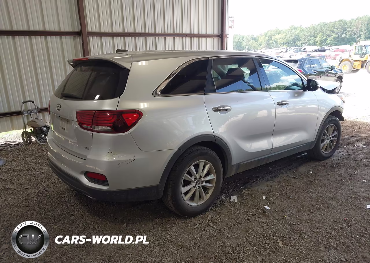 2019 Kia Sorento 3.3L Lx VIN:5XYPG4A57KG441133 - 4