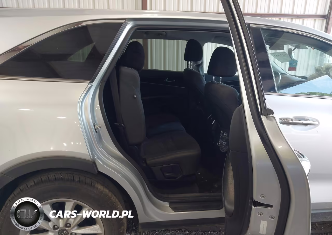 2019 Kia Sorento 3.3L Lx VIN:5XYPG4A57KG441133 - 8