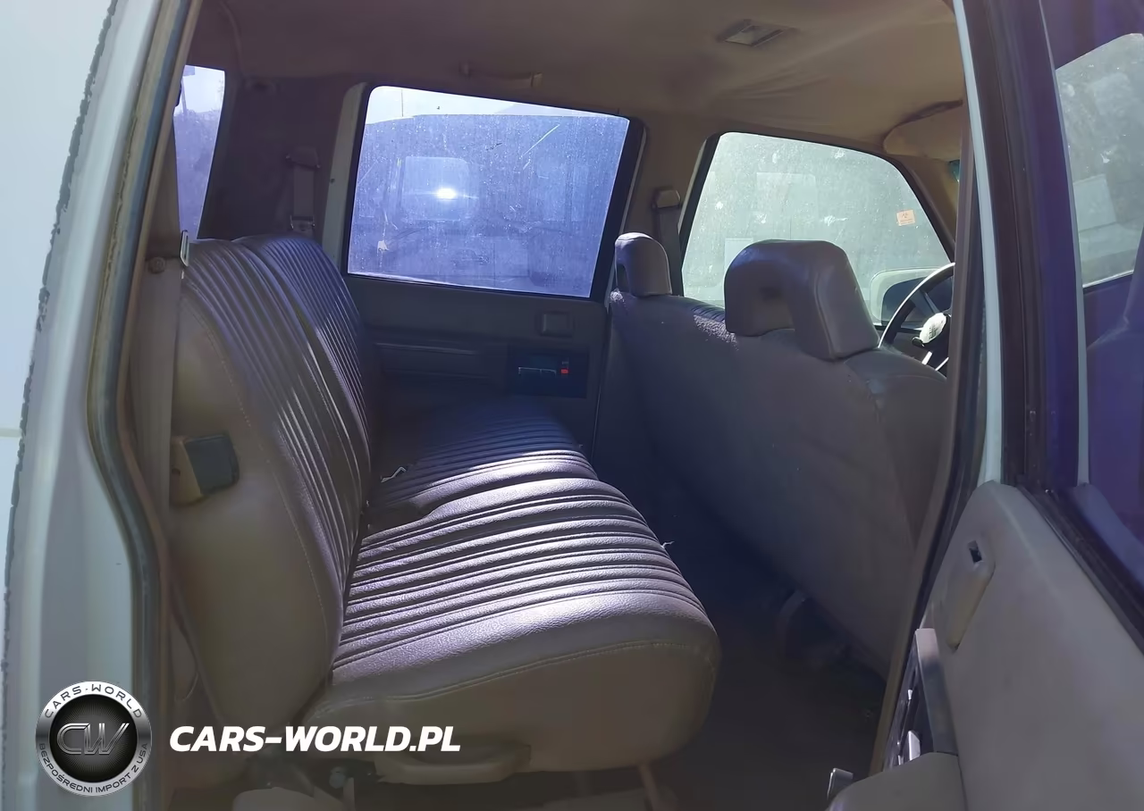 1993 Chevrolet Suburban K2500 VIN:1GNGK26K4PJ366925 - 8