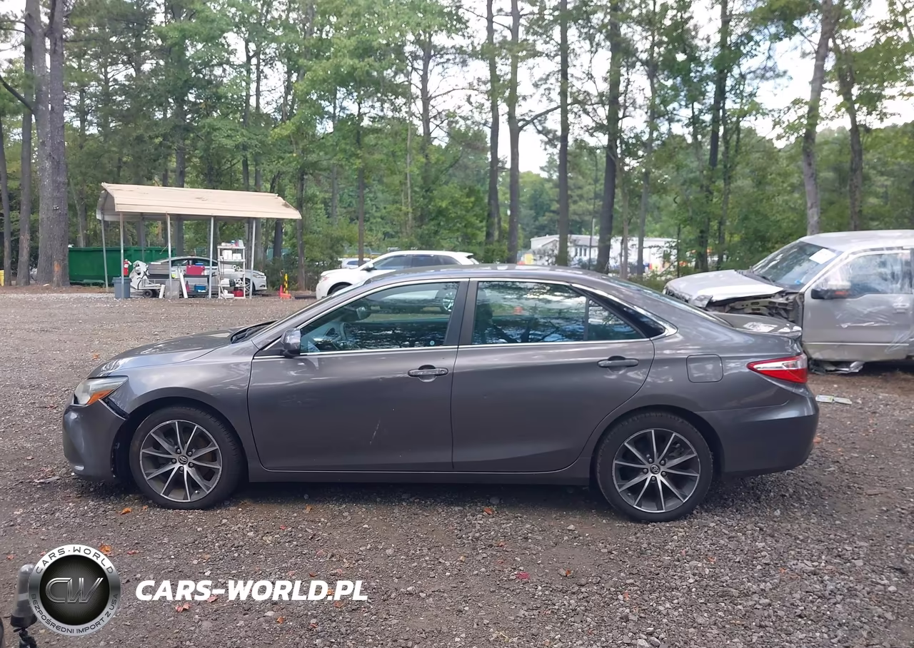 2017 Toyota Camry Xse VIN:4T1BF1FK8HU383207 - 15