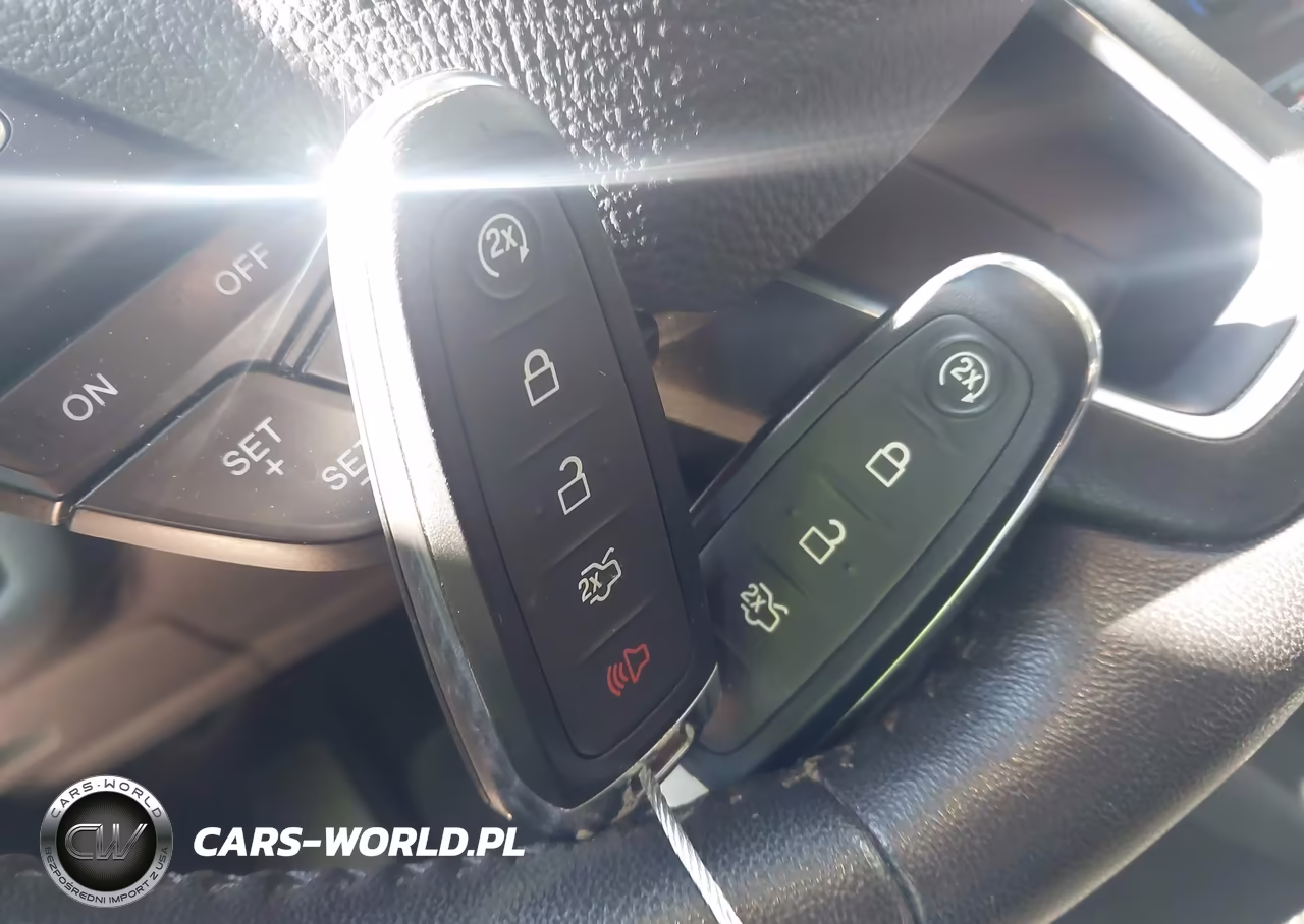 2017 Ford Escape Titanium VIN:1FMCU9JD0HUD20703 - 11
