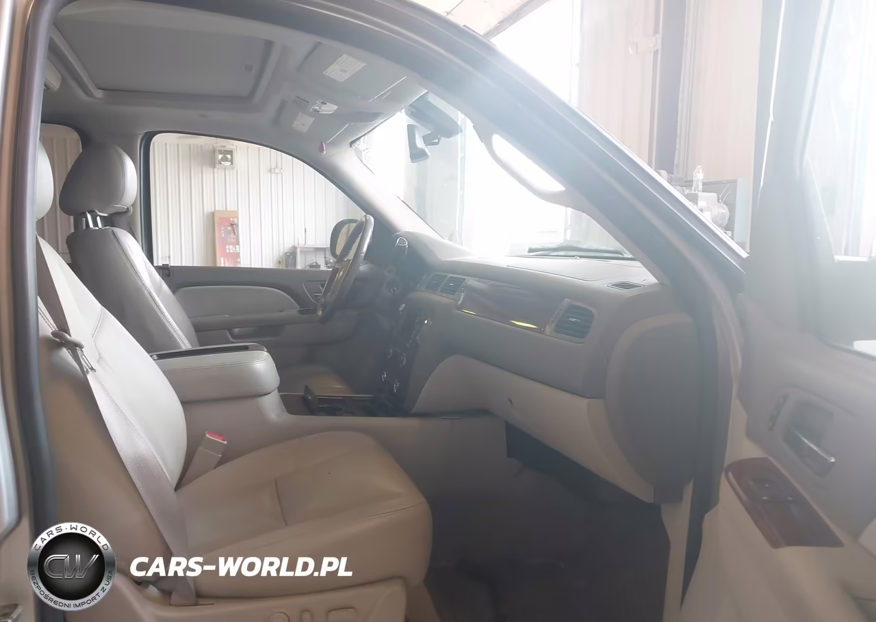 2010 Chevrolet Suburban 1500 Ltz VIN:1GNUKKE32AR166387 - 5