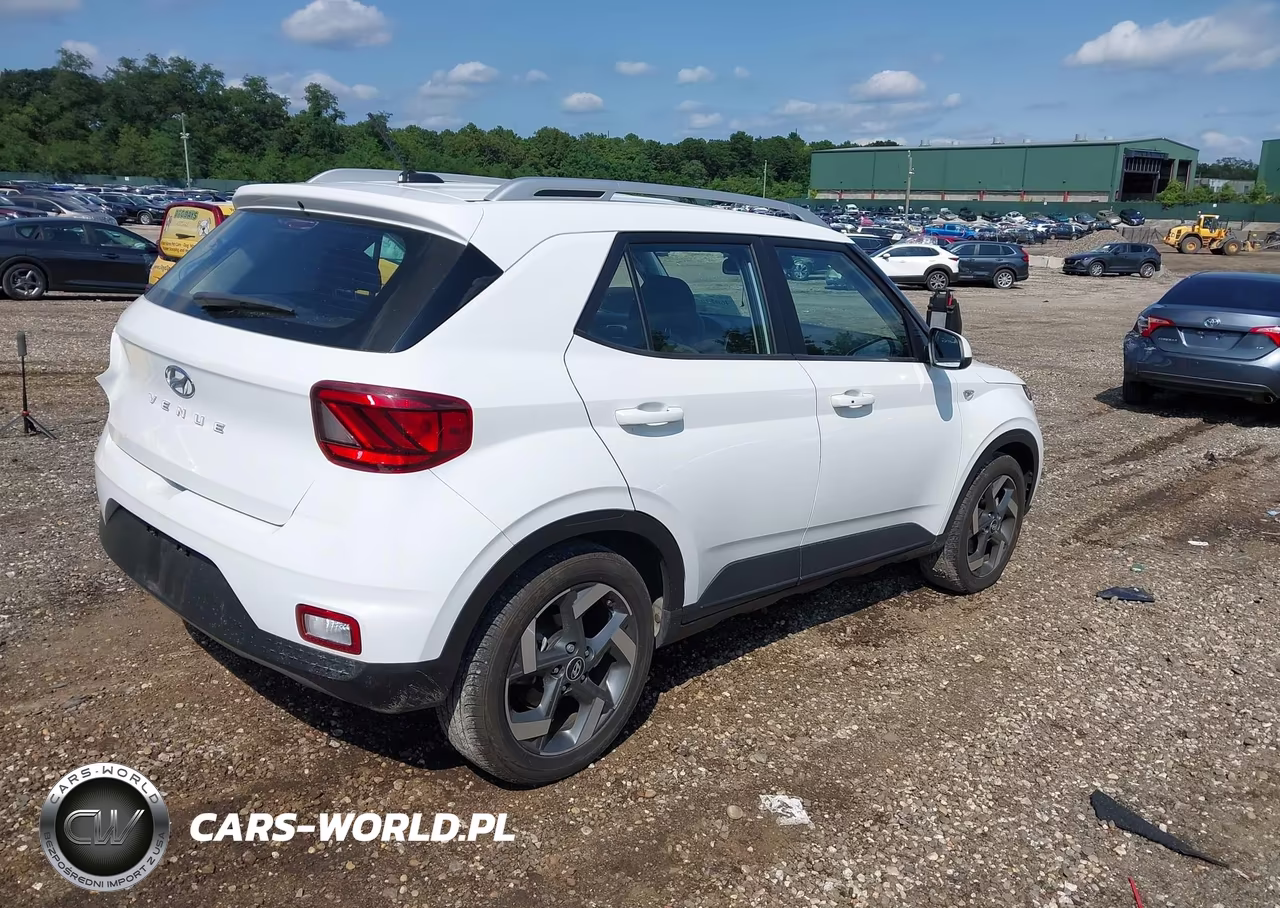 2024 Hyundai Venue Sel VIN:KMHRC8A36RU300052 - 4
