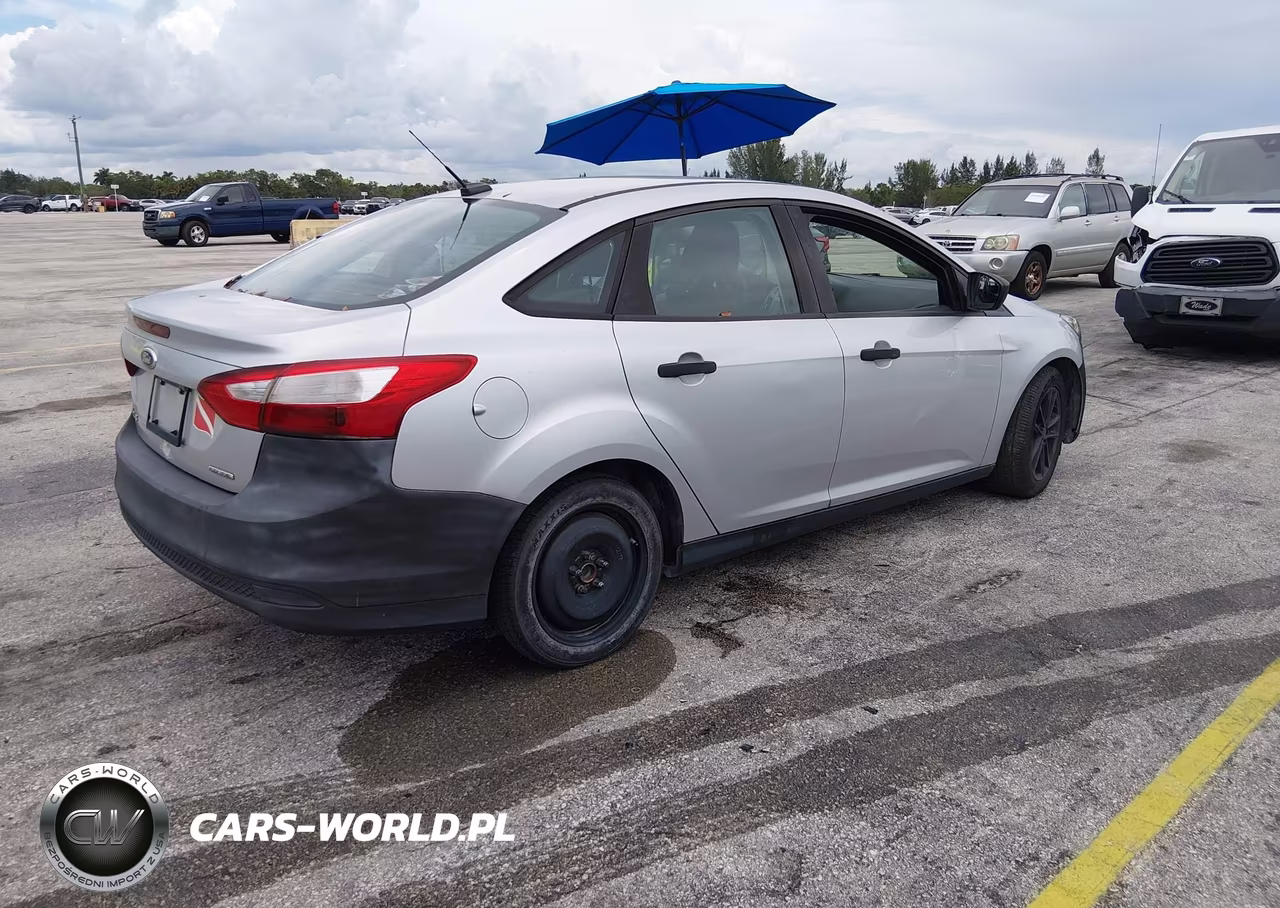 2012 Ford Focus S VIN:1FAHP3E23CL473796 - 4