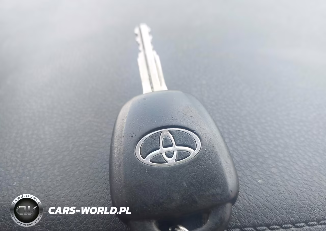 TOYOTA COROLLA L VIN:2T1BURHE3JC064705 - 11